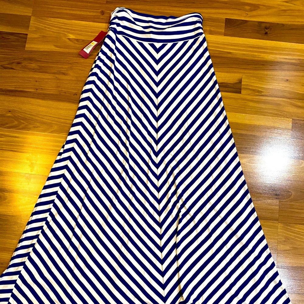 NWT Women’s Maxi Skirt